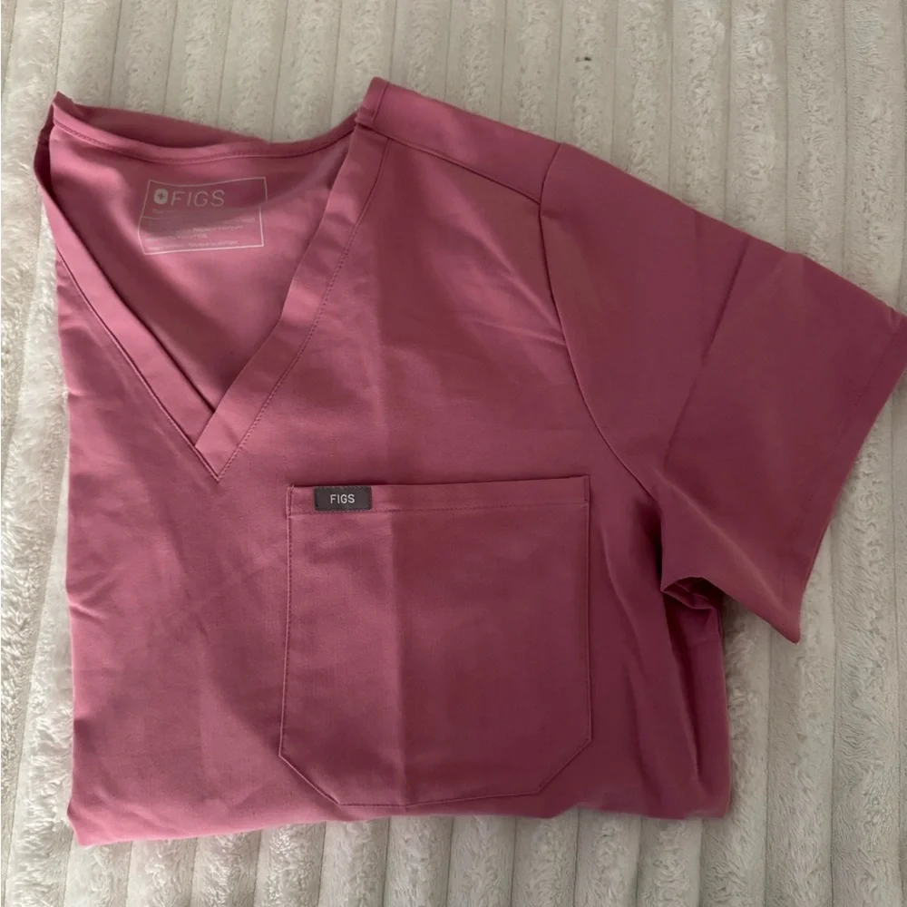 Figs Women's Scrub Set in Chalk Pink - Picture 2 of 3